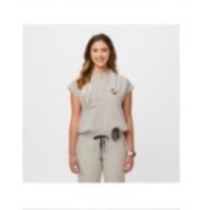 Figs Women’s Bone Rafaela Oversized Scrub Top. New, NEVER WORN